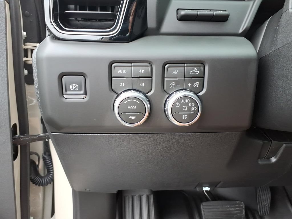 New 2026 GMC Sierra 2500 AT4 w/ Max Trailering Package AWD/4WD image 19