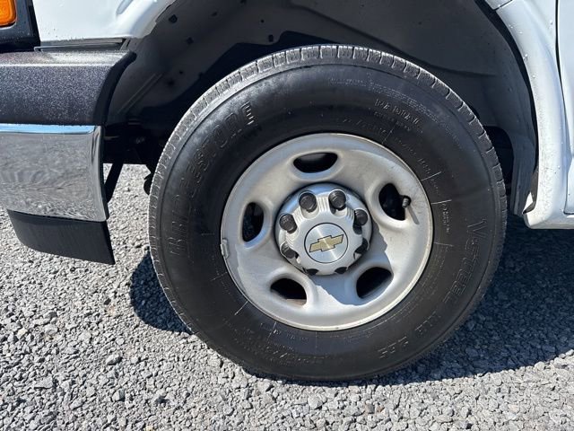 Used 2023 Chevrolet Express 2500 w/ Driver Convenience Package RWD image 10