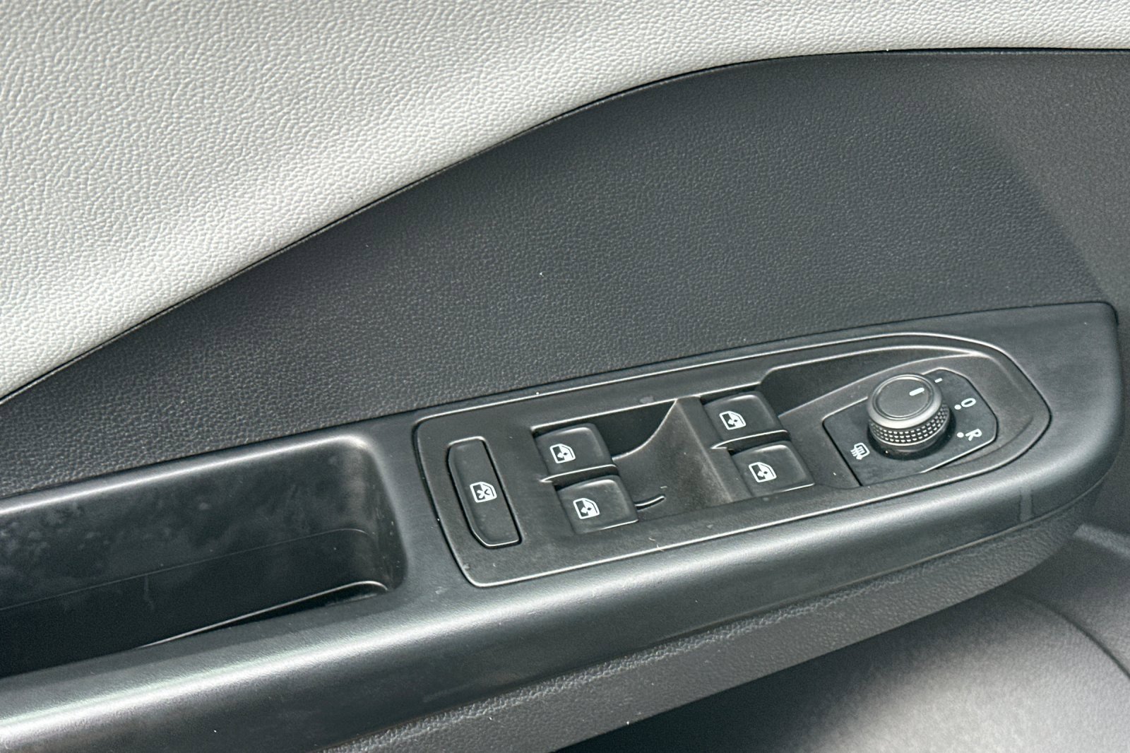 Used 2022 Volkswagen Taos SE image 11