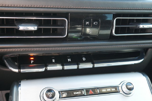 Used 2024 Lincoln Aviator AWD w/ Premium Package image 24