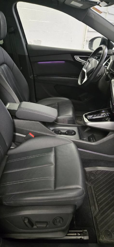 Used 2023 Audi Q4 e-tron Prestige AWD/4WD image 9