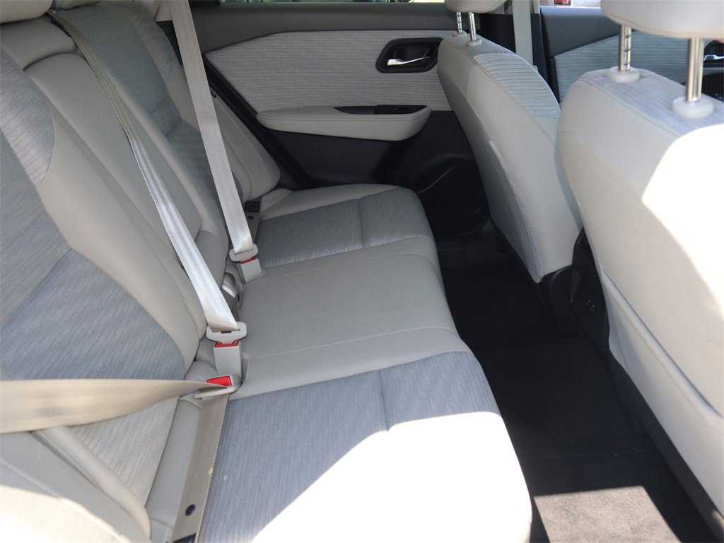 Certified 2023 Nissan Rogue SV image 27