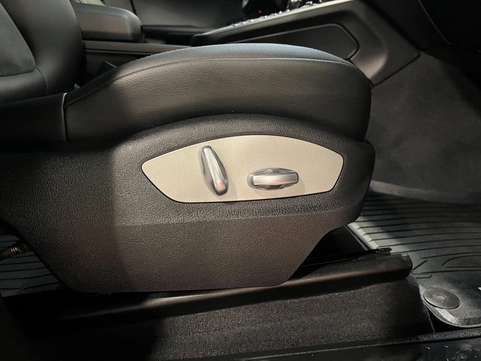 Used 2021 Porsche Macan image 38