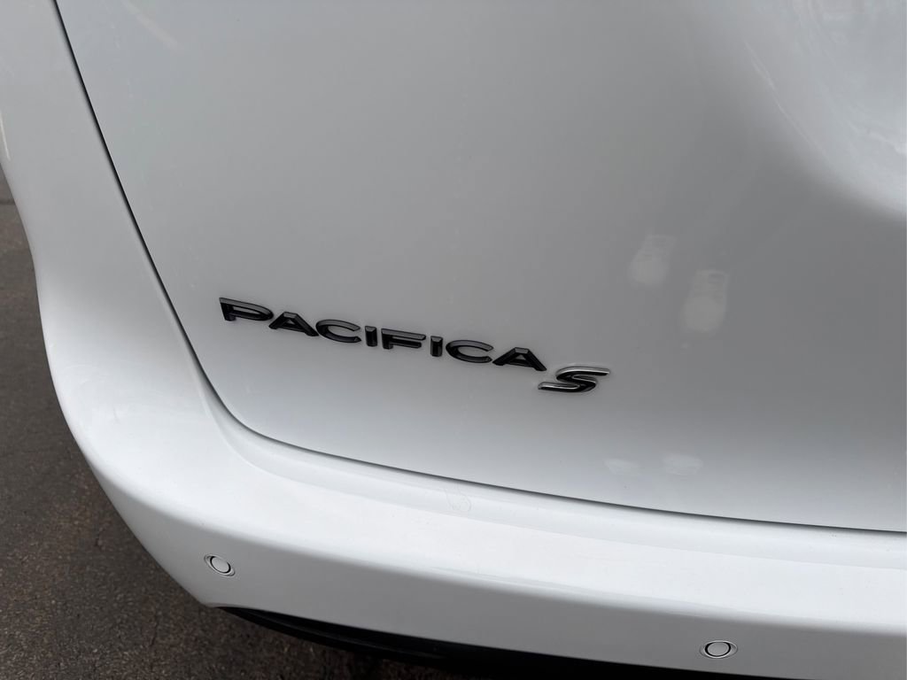 Used 2024 Chrysler Pacifica Limited w/ S Appearance Package image 15