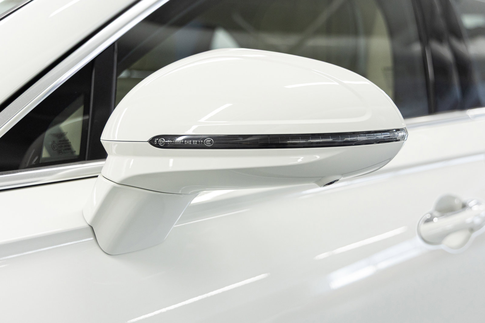 Certified 2026 Bentley Flying Spur Plug-In Hybrid image 20