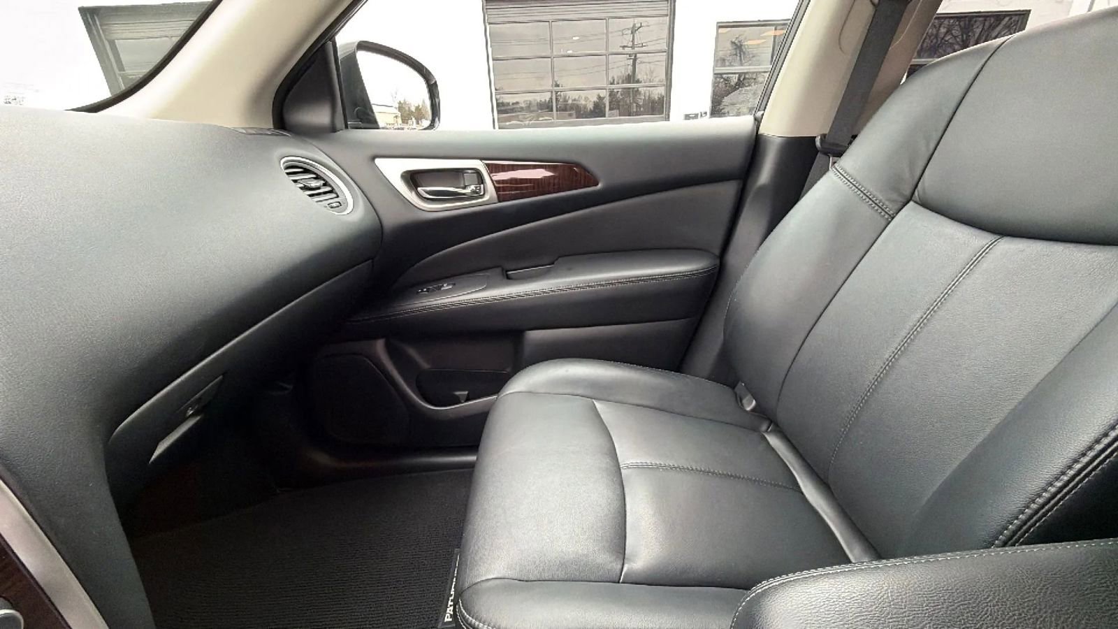 Used 2013 Nissan Pathfinder SL image 26