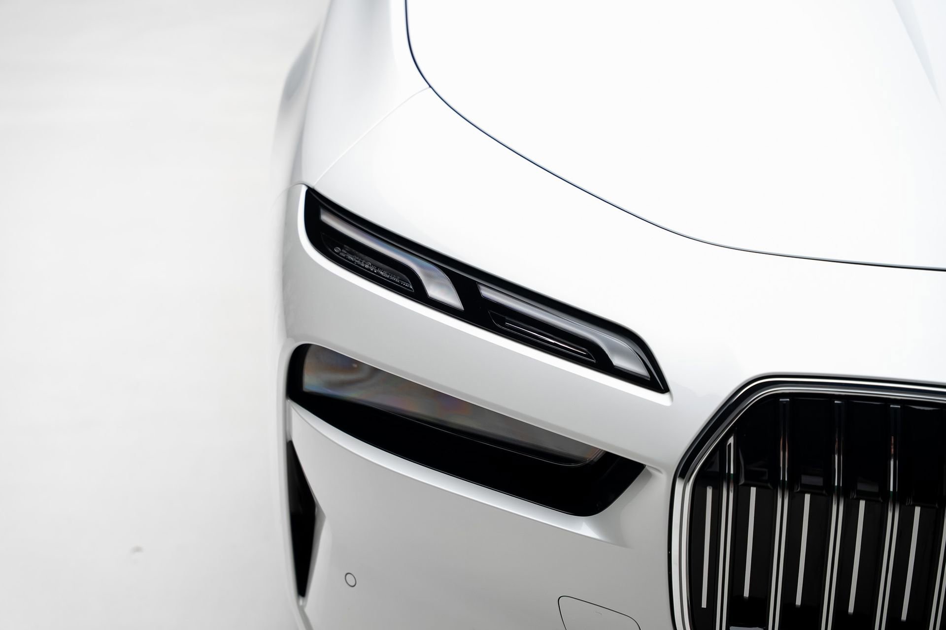 Used 2023 BMW i7 xDrive60 AWD/4WD image 12