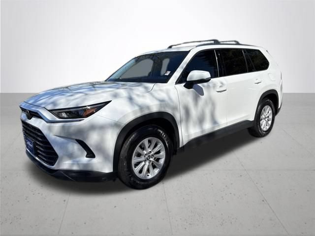 Used 2024 Toyota Grand Highlander AWD image 2