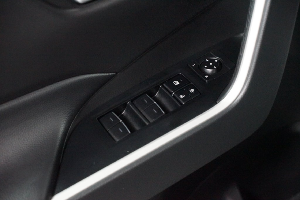 Certified 2025 Toyota RAV4 XLE FWD image 31
