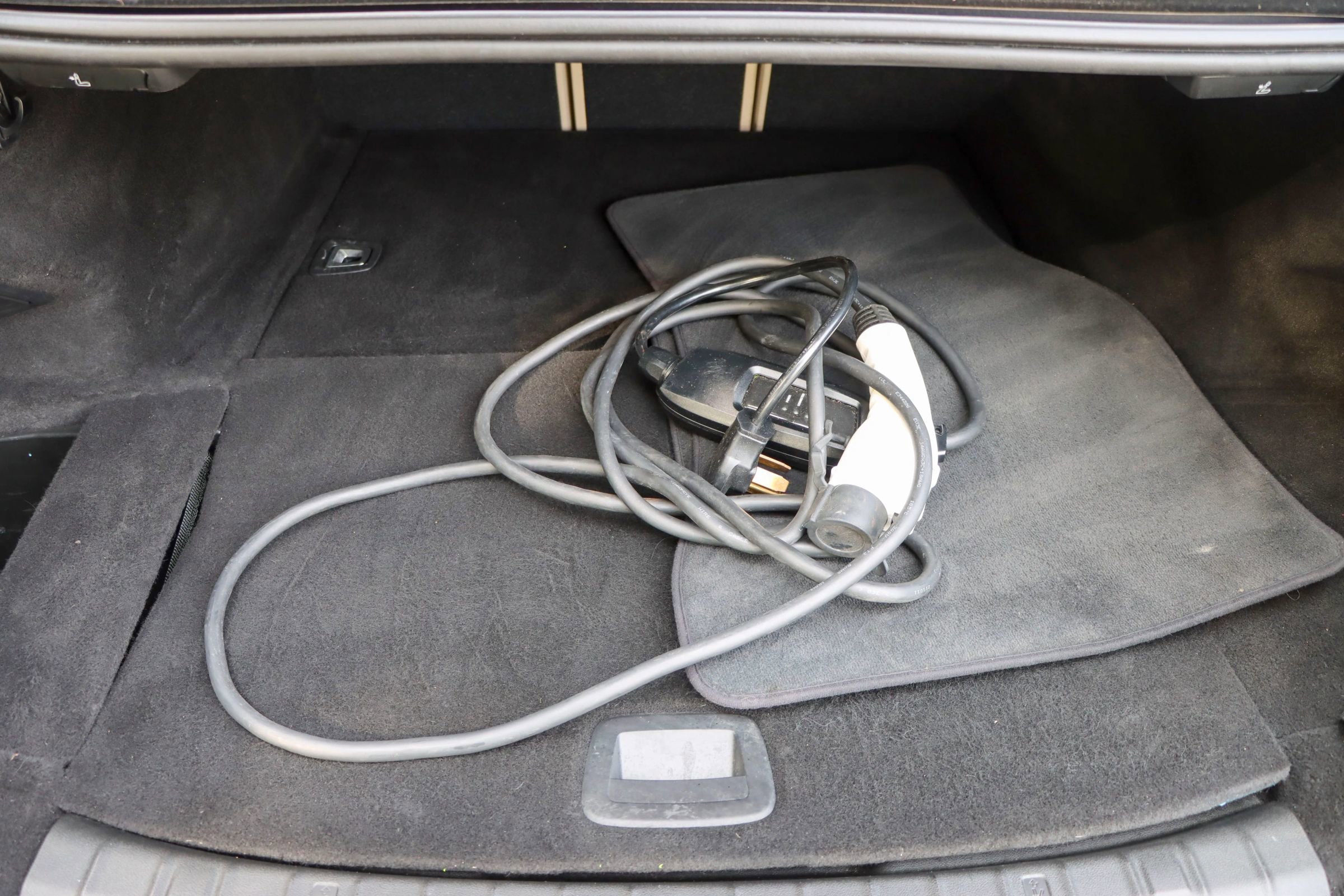 Used 2019 BMW 530e w/ Convenience Package image 24