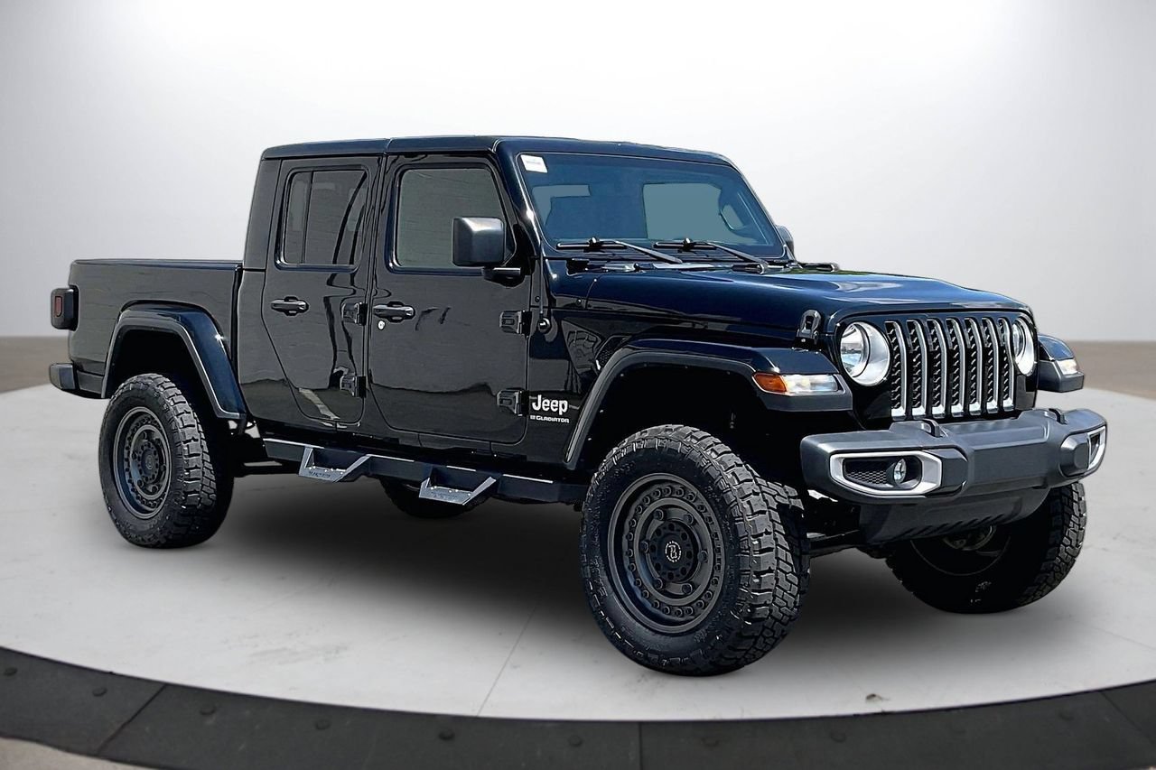 Used 2023 Jeep Gladiator Overland AWD/4WD image 2