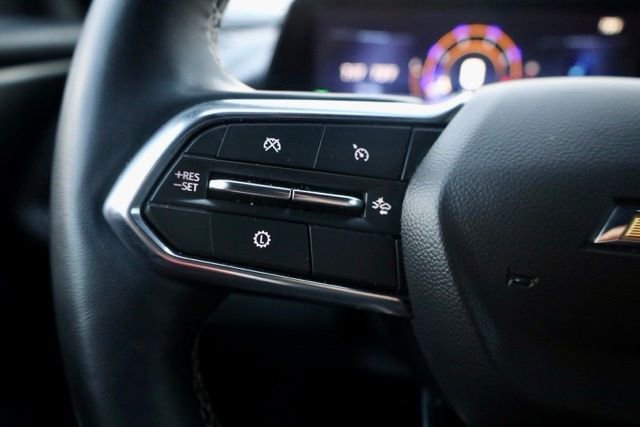 Used 2025 Chevrolet Traverse LT image 29