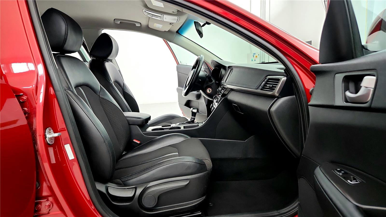 Used 2018 Kia Optima S image 17