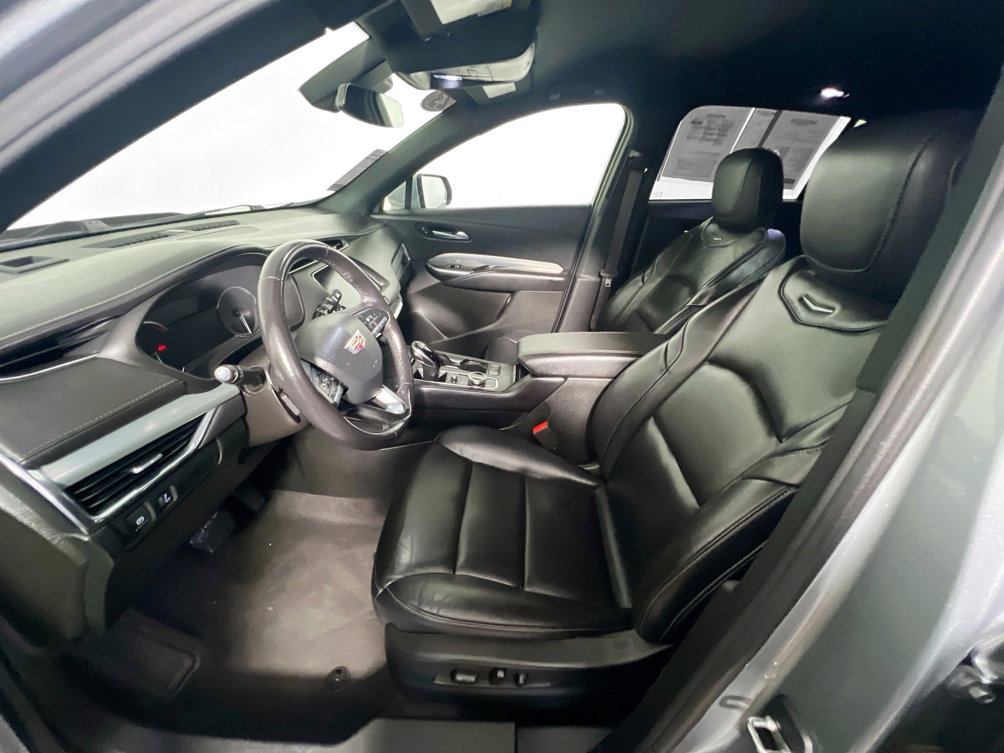 Used 2023 Cadillac XT4 Premium Luxury FWD image 14