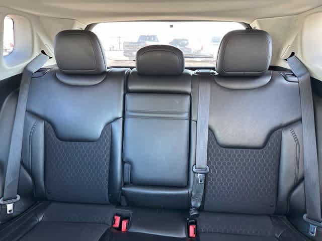 Used 2018 Jeep Compass Latitude w/ Popular Equipment Group AWD/4WD image 6