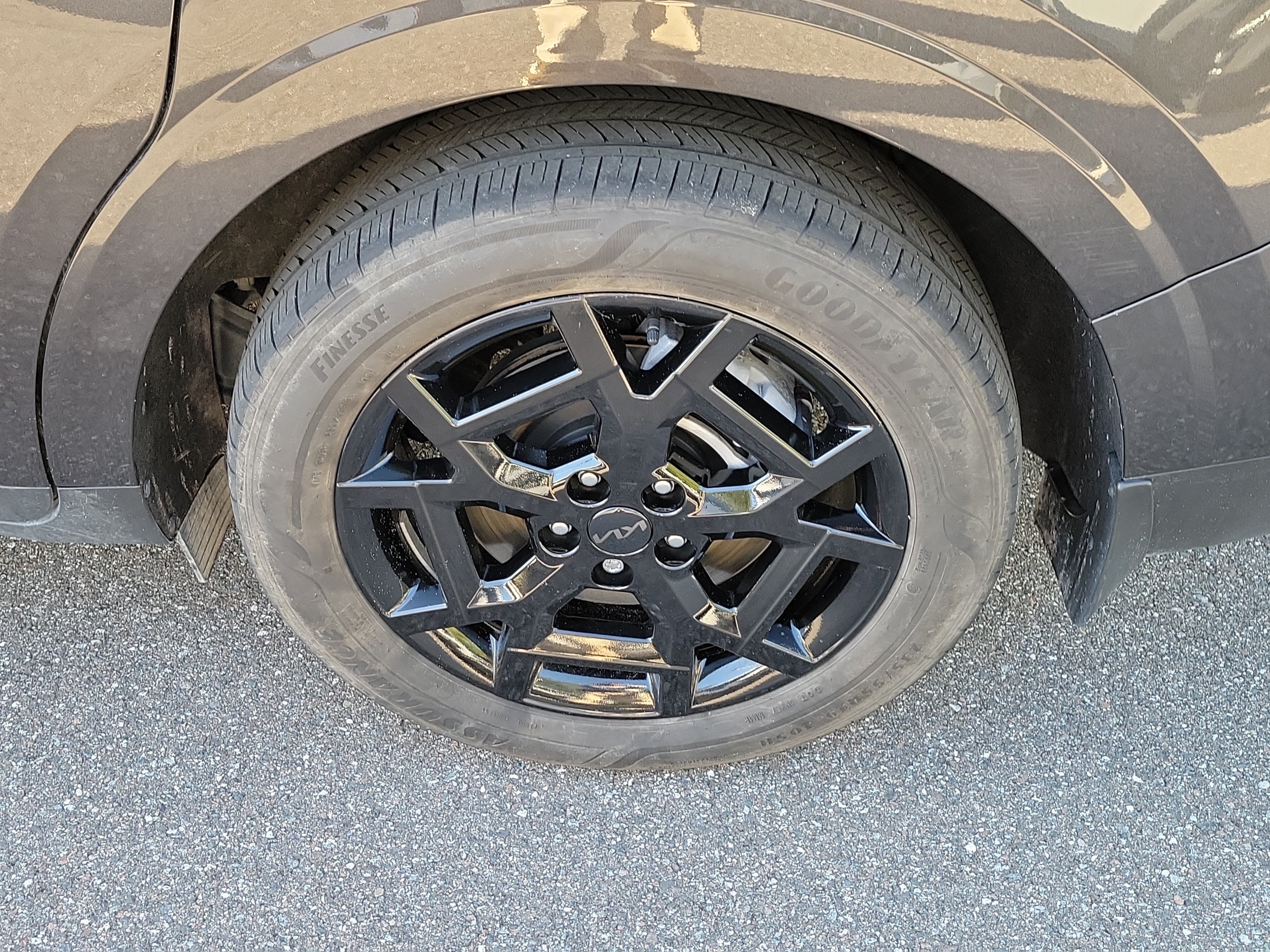 Certified 2025 Kia Carnival SX w/ SX Dark Edition Package FWD image 37