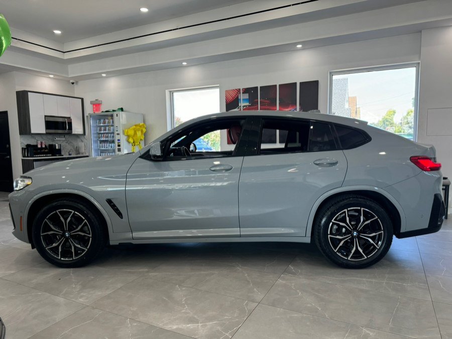 Used 2023 BMW X4 xDrive30i w/ M Sport Package AWD/4WD image 5