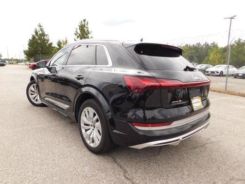 Used 2022 Audi e-tron S Premium Plus AWD/4WD image 7
