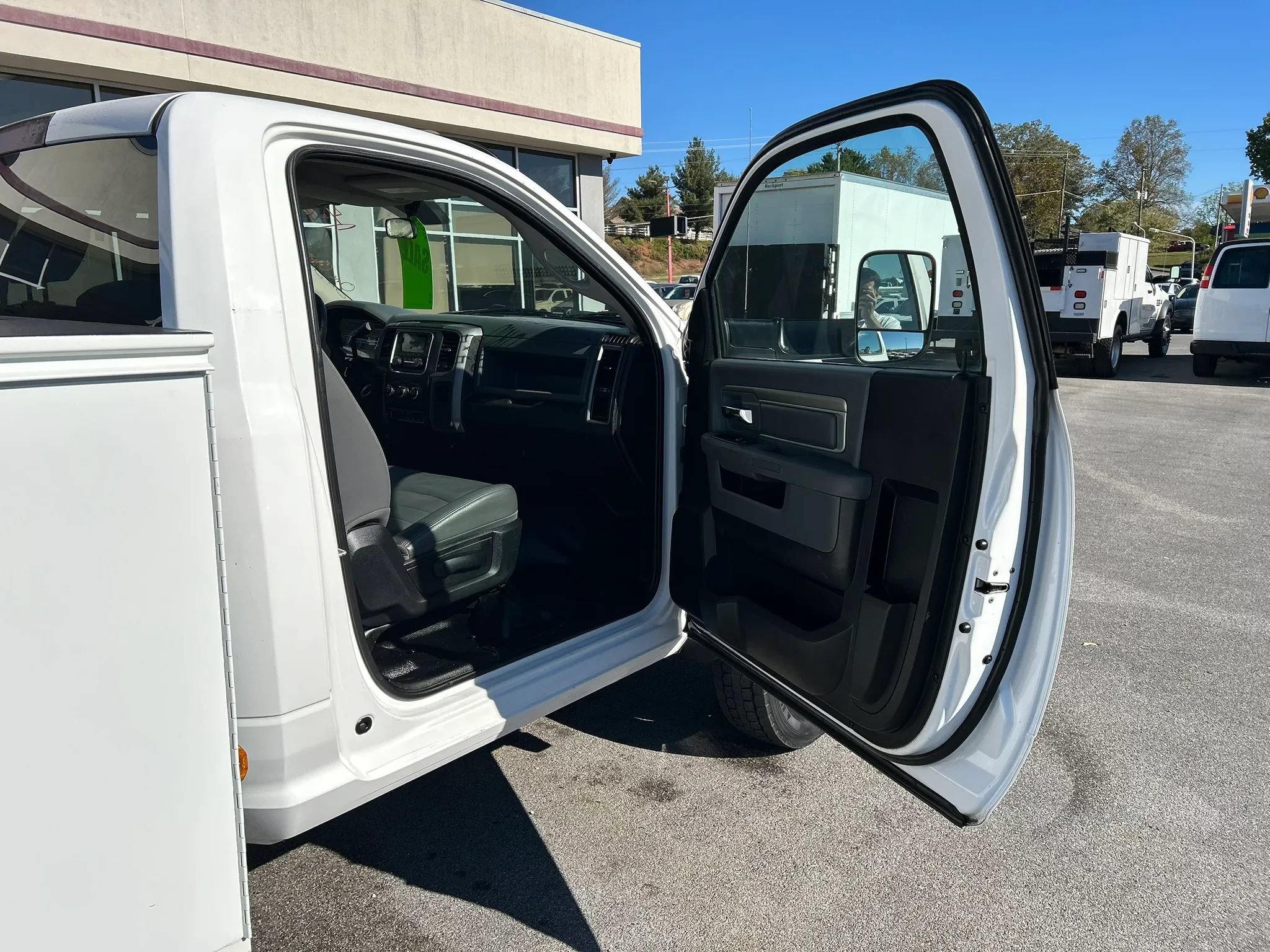 Used 2015 RAM 5500 Tradesman w/ Power Accessory Group AWD/4WD image 18