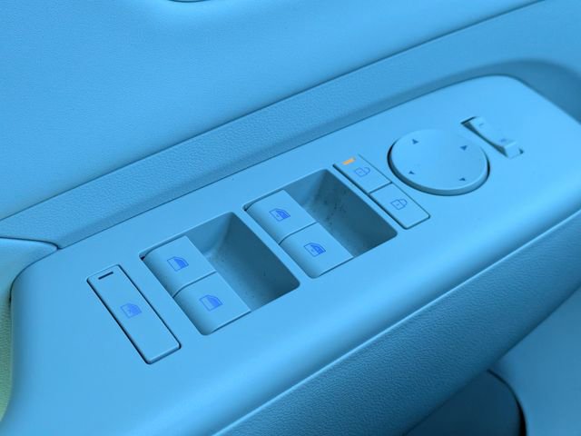 Used 2025 Hyundai Kona Limited image 30