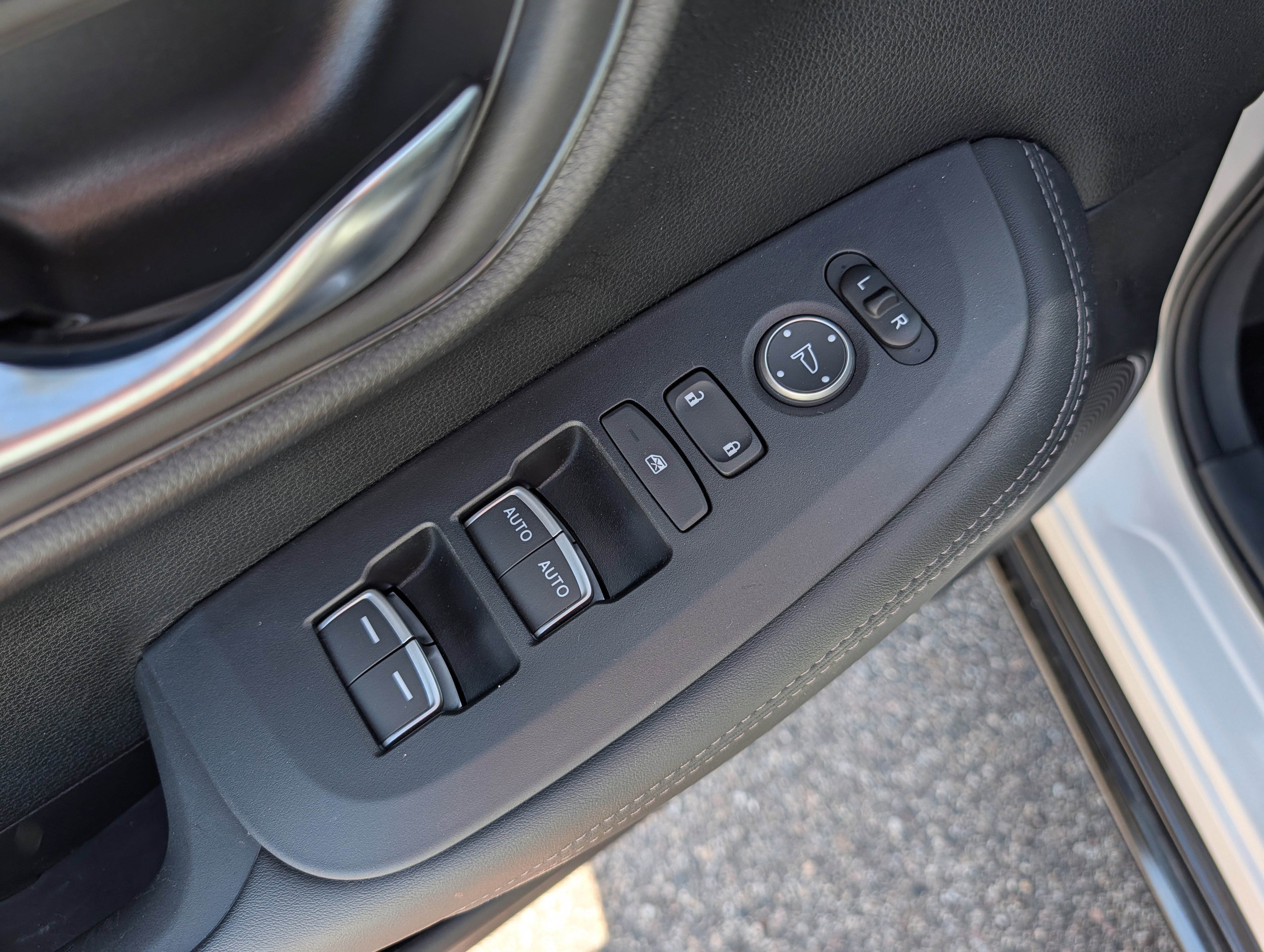 Used 2024 Honda HR-V EX-L image 24