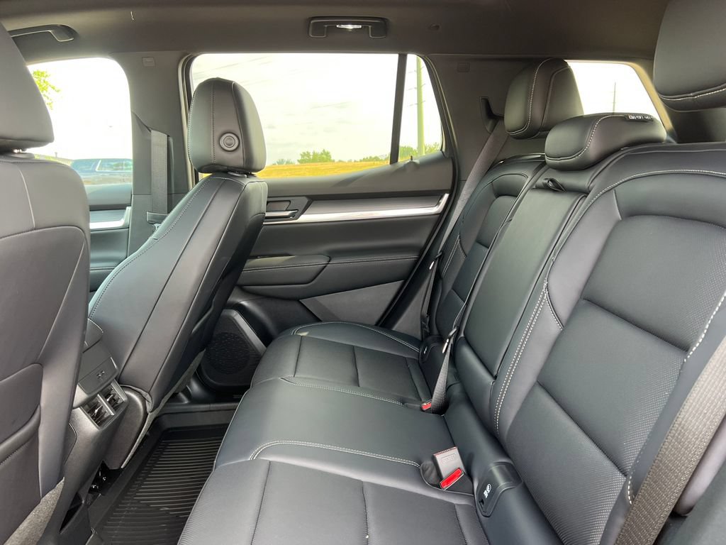 New 2027 GMC Terrain Elevation w/ Elevation Premium Package AWD/4WD image 5