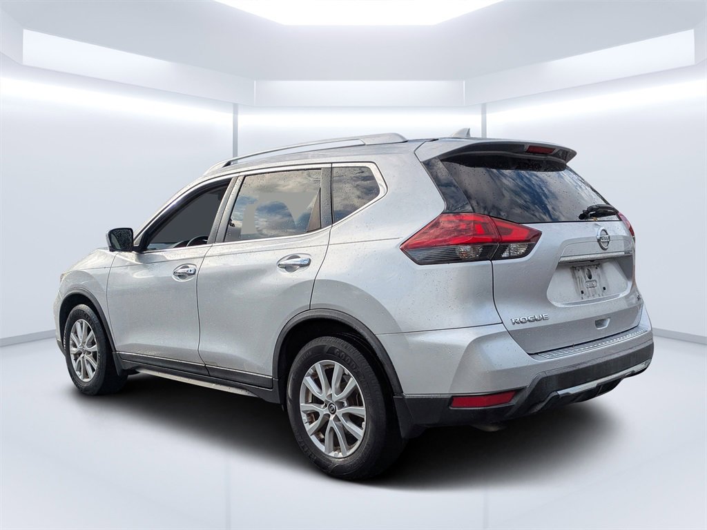 Used 2018 Nissan Rogue SV w/ Premium Package image 5