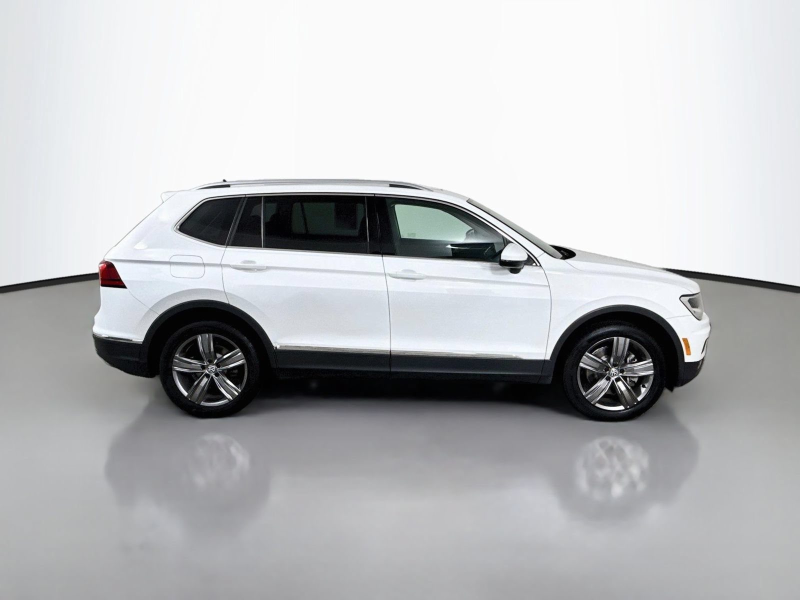Used 2021 Volkswagen Tiguan SEL AWD/4WD image 8