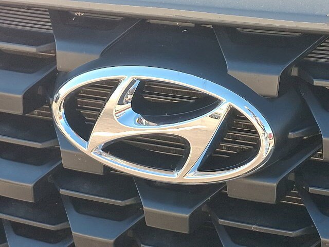Certified 2023 Hyundai Santa Fe SEL w/ Winter Weather Package AWD/4WD image 4