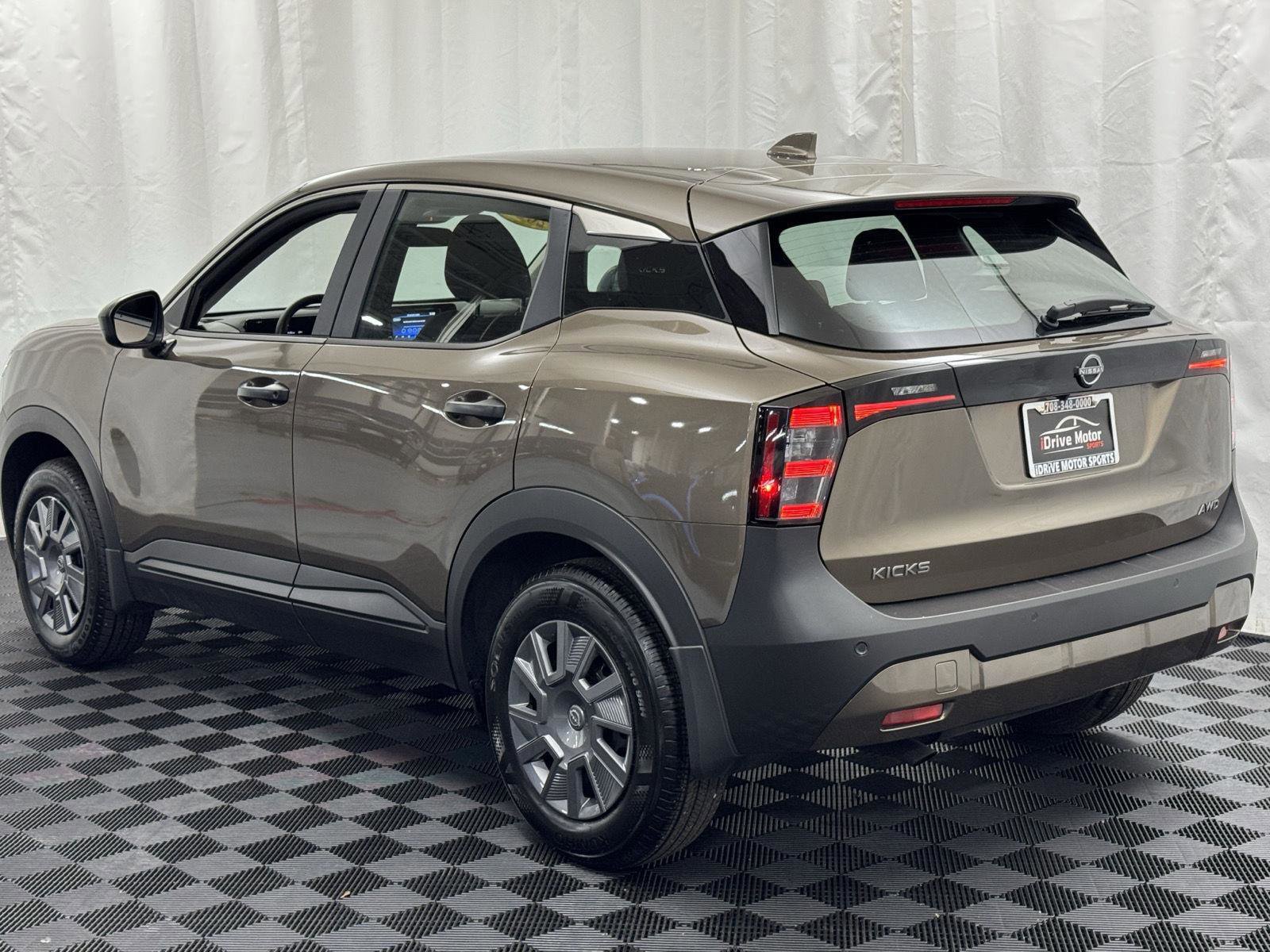 Used 2025 Nissan Kicks S AWD/4WD image 6