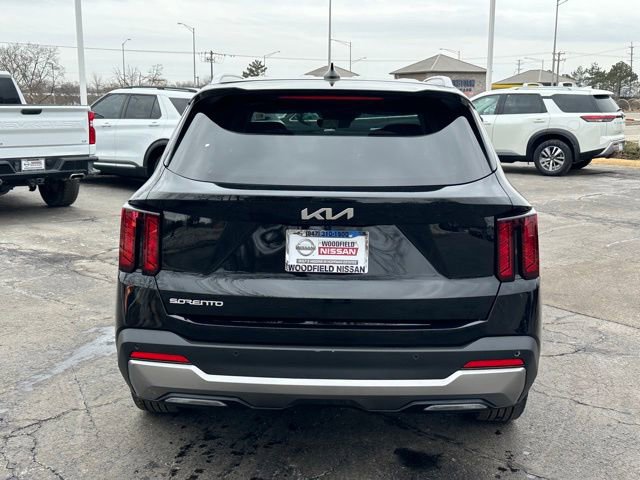 Used 2025 Kia Sorento S image 5