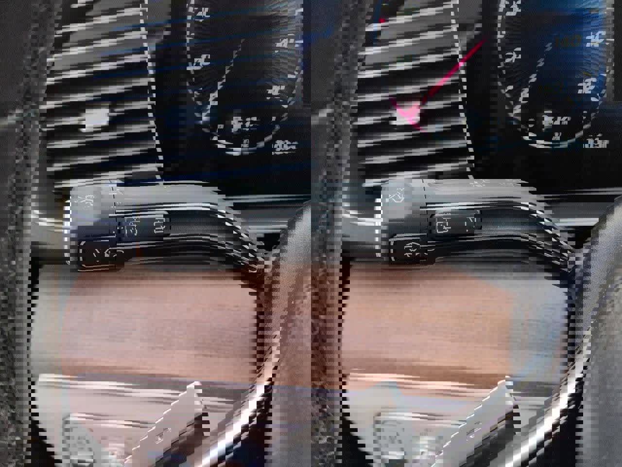 Used 2024 Mercedes-Benz GLE 350 4MATIC image 28