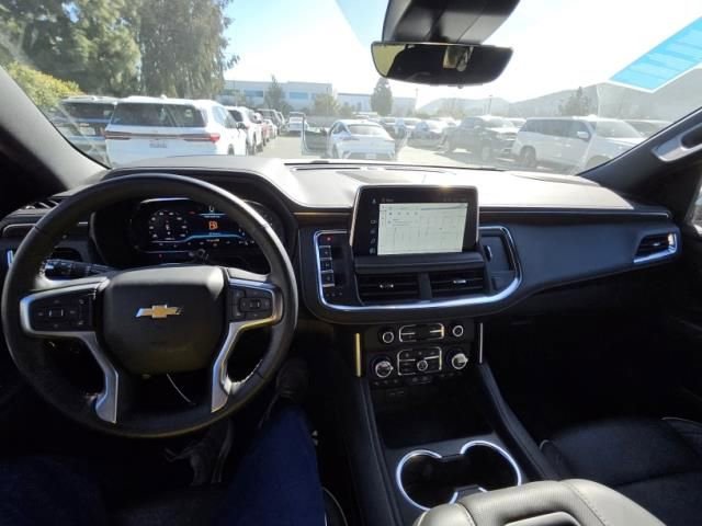 Used 2024 Chevrolet Suburban Premier RWD image 3