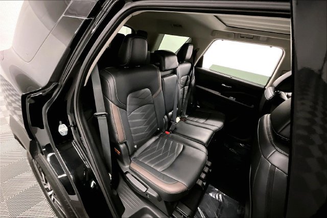 Used 2025 Nissan Pathfinder Platinum AWD/4WD image 26