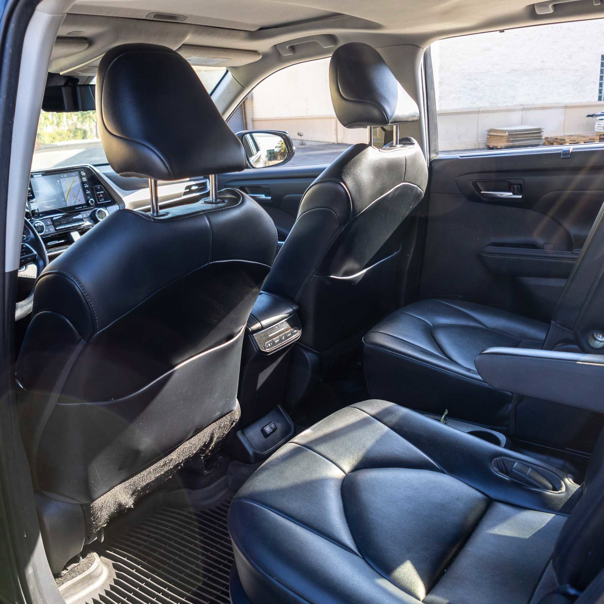 Used 2021 Toyota Highlander XLE image 16