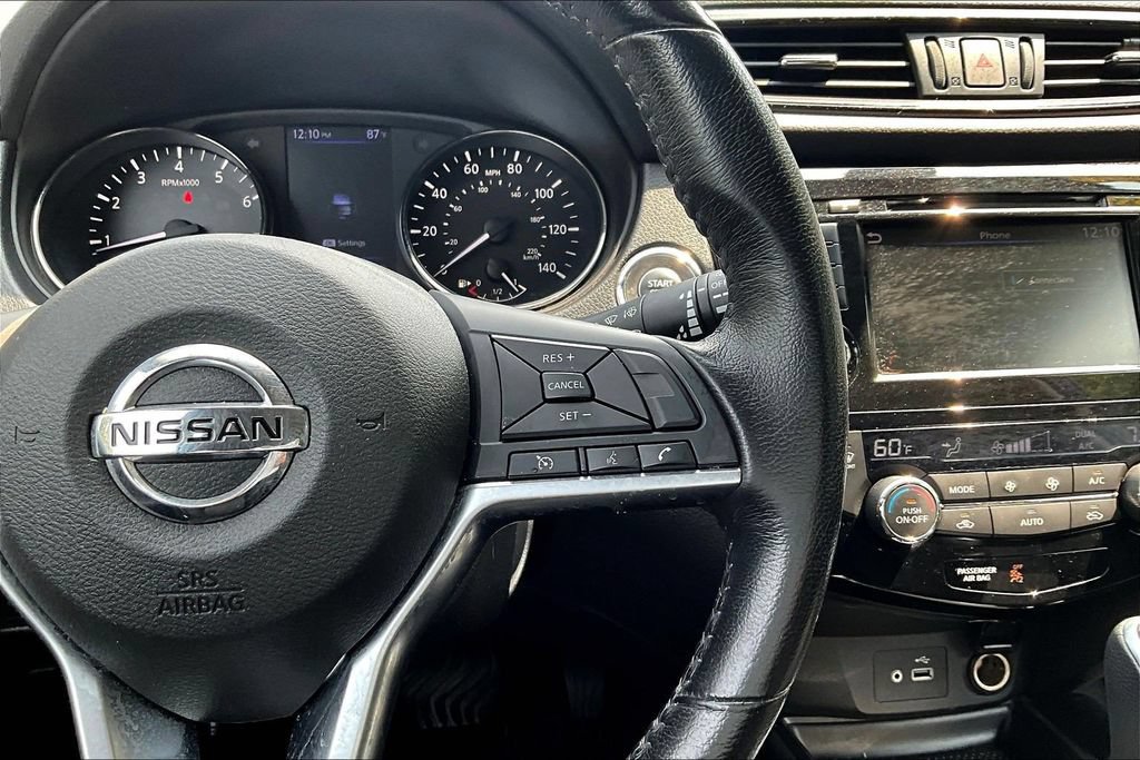 Used 2019 Nissan Rogue SV AWD/4WD image 12