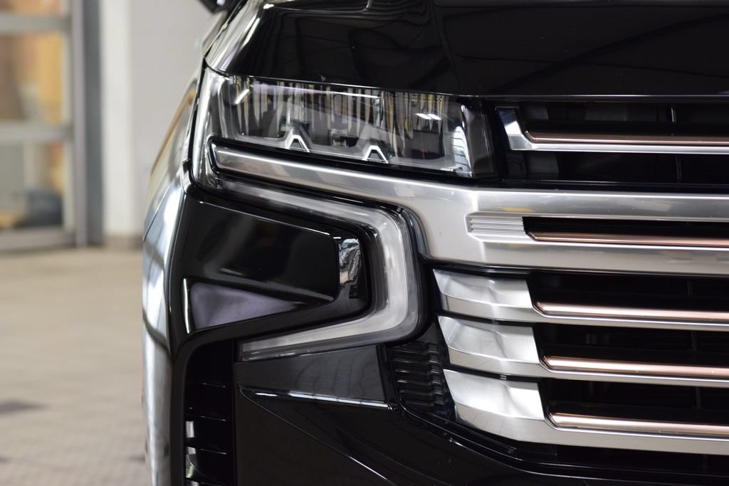 Used 2023 Chevrolet Tahoe High Country AWD/4WD image 12