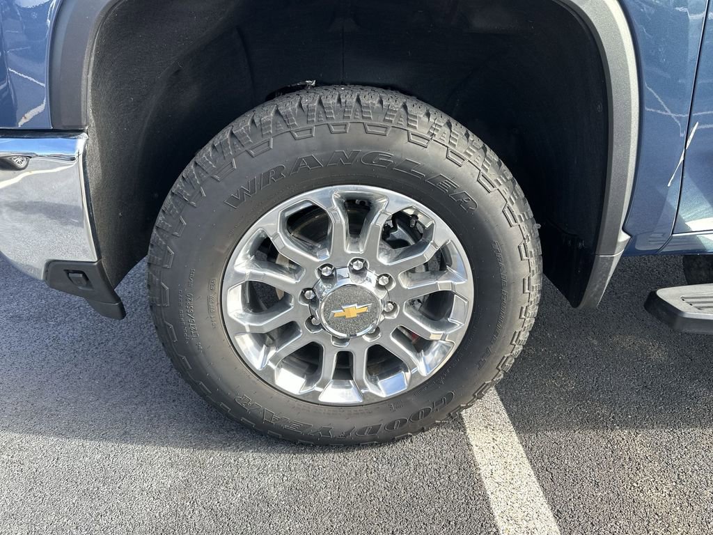 Used 2025 Chevrolet Silverado 2500 LTZ w/ LTZ Premium Package image 10