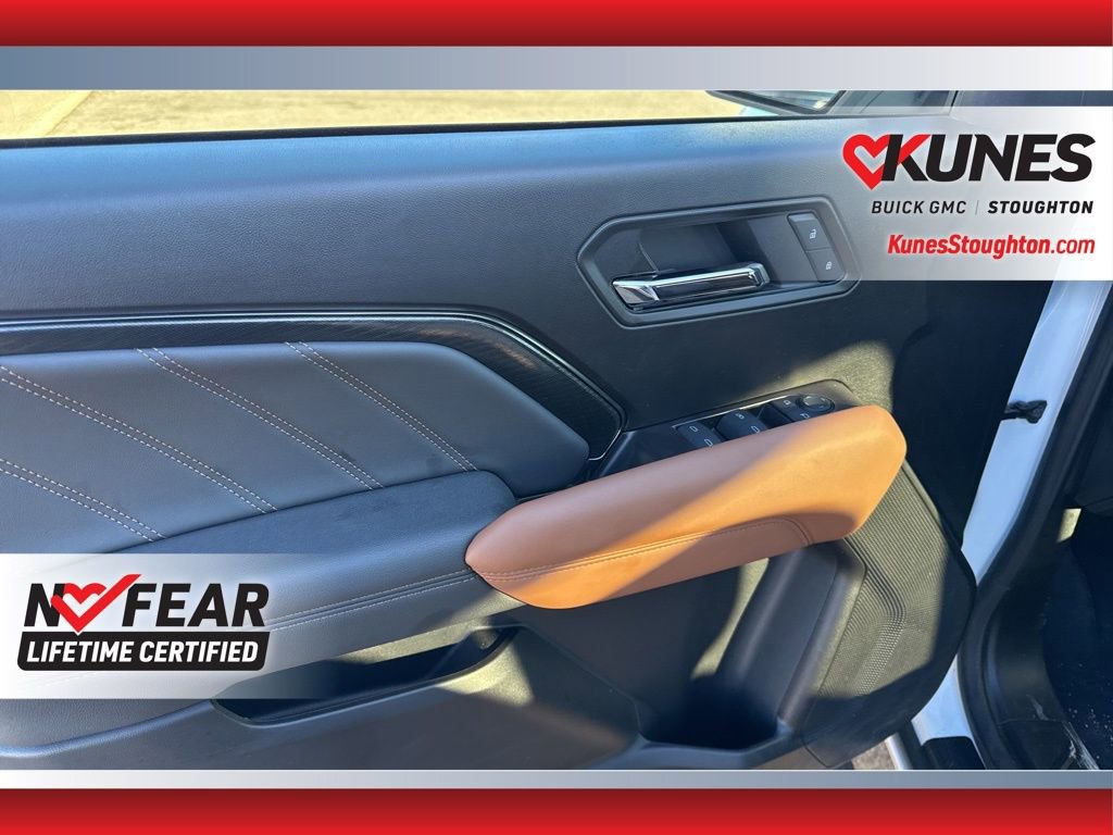 Used 2024 GMC Canyon AT4 image 20