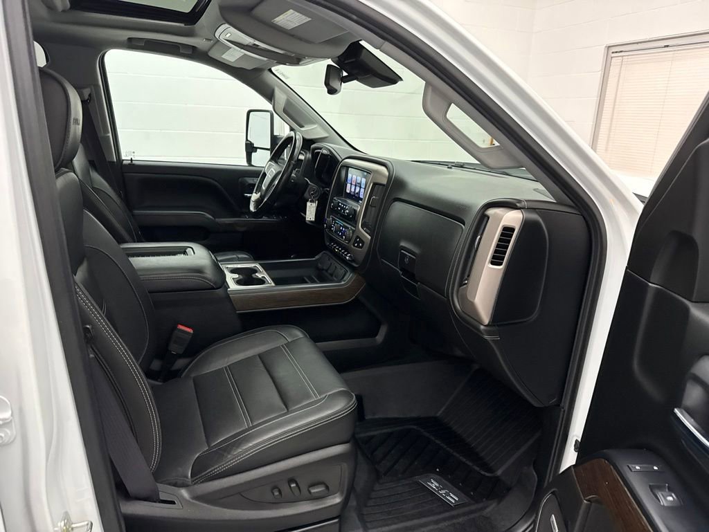 Used 2017 GMC Sierra 2500 Denali w/ Duramax Plus Package AWD/4WD image 51