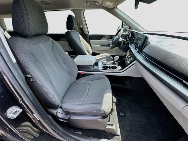 Used 2022 Kia Carnival LX FWD image 29
