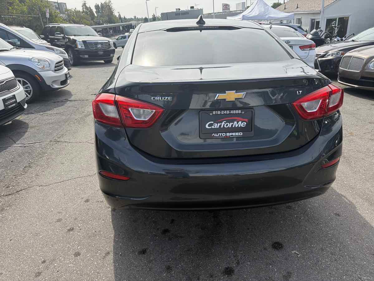 Used 2018 Chevrolet Cruze LT w/ LT Fleet Convenience Package image 4