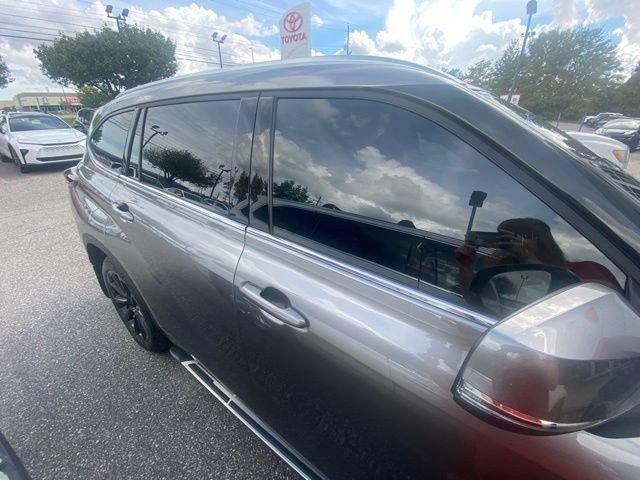 Used 2026 Toyota Highlander Limited AWD/4WD image 6
