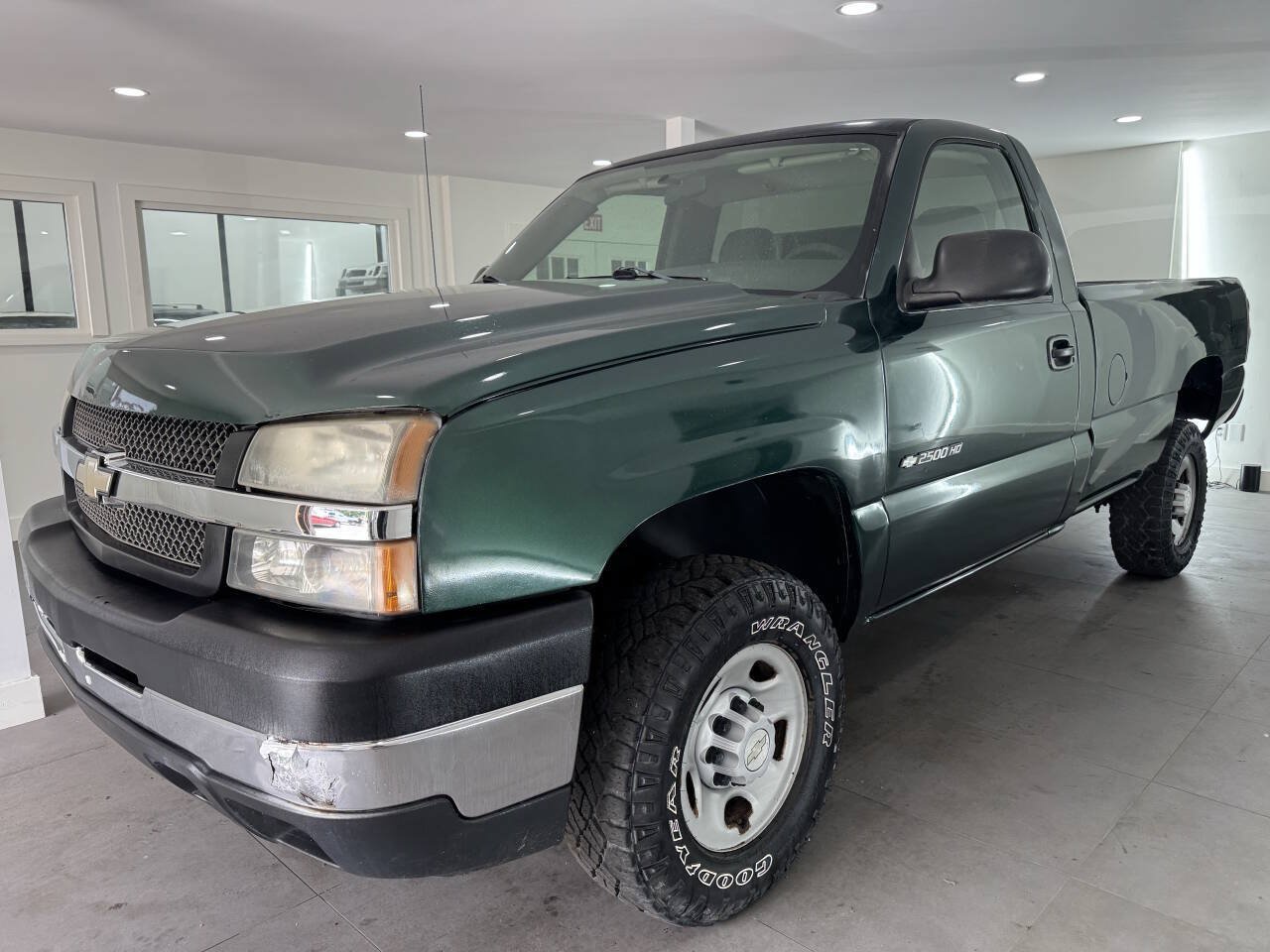 Used 2006 Chevrolet Silverado 2500 W/T w/ Snow Plow Prep Package AWD/4WD image 1