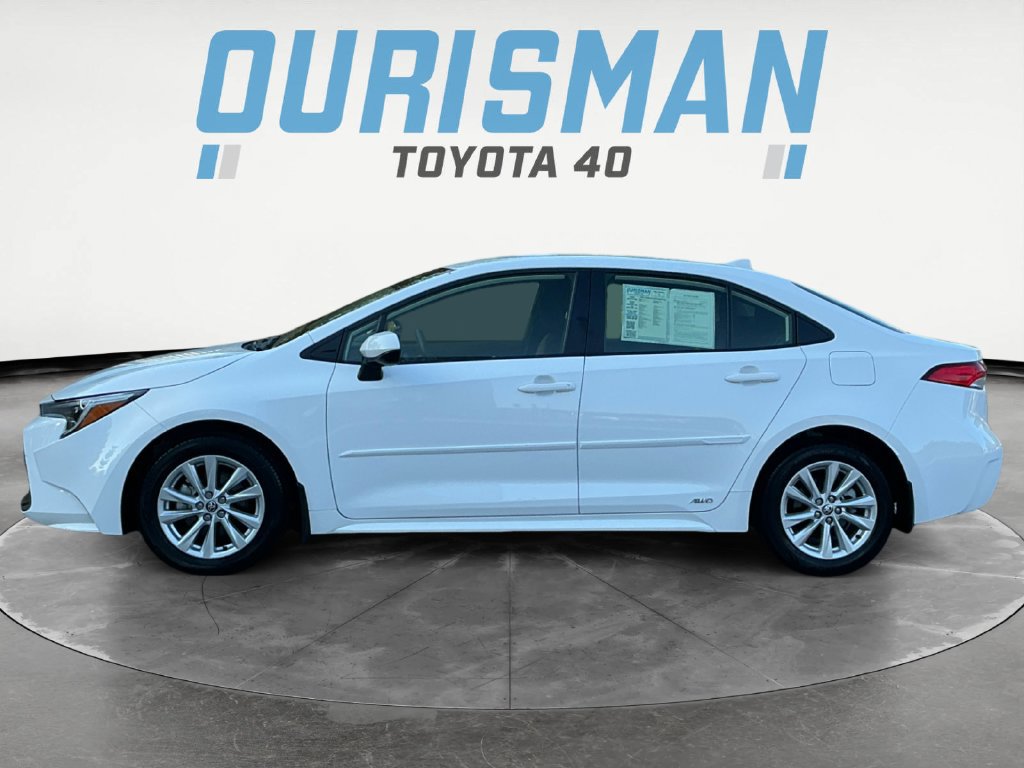 Used 2026 Toyota Corolla LE w/ LE Premium Package AWD/4WD image 4