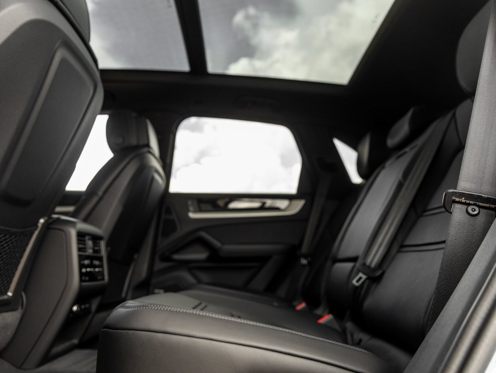 New 2026 Porsche Cayenne S AWD/4WD image 34
