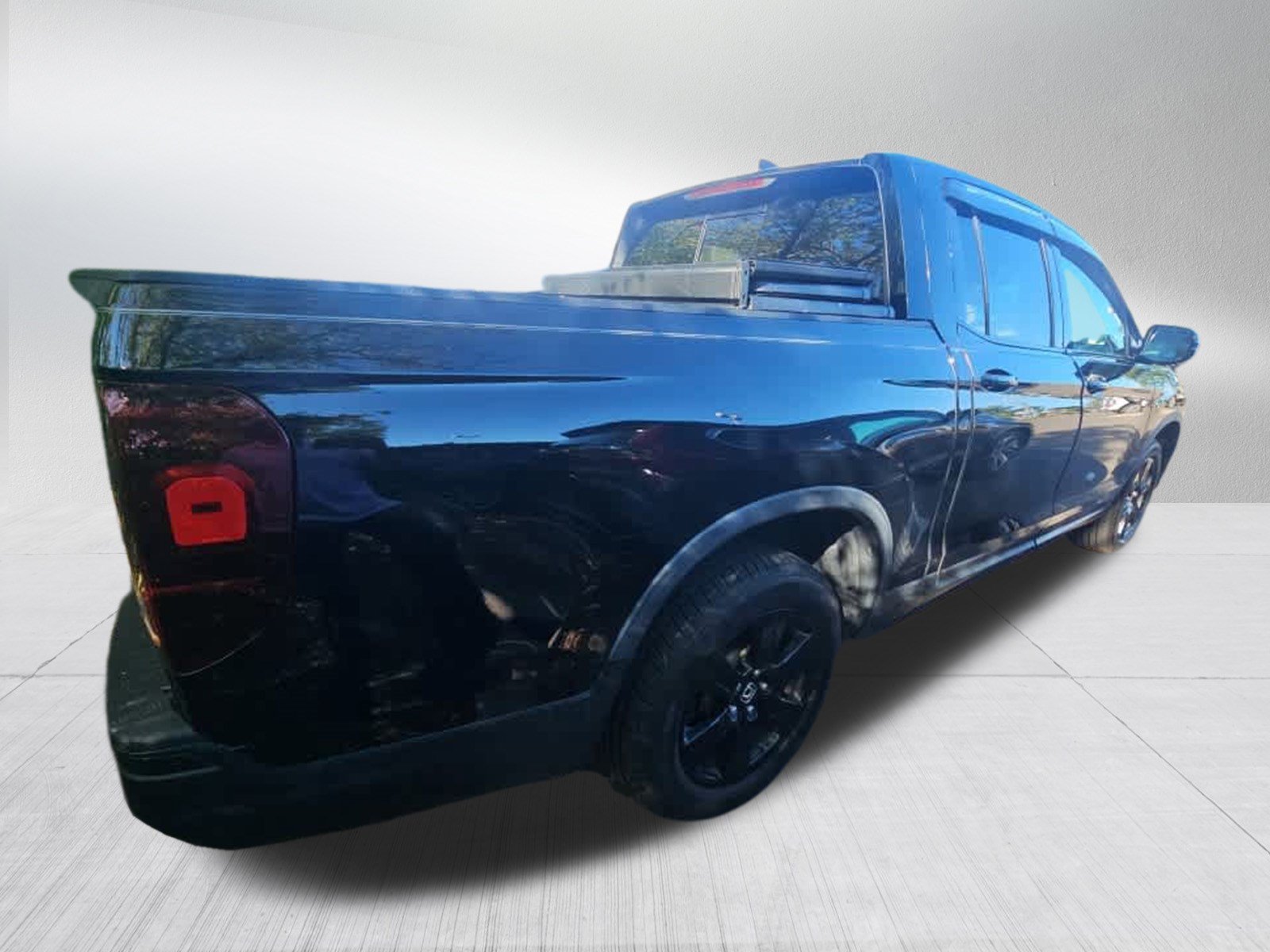 Used 2017 Honda Ridgeline Black Edition image 4