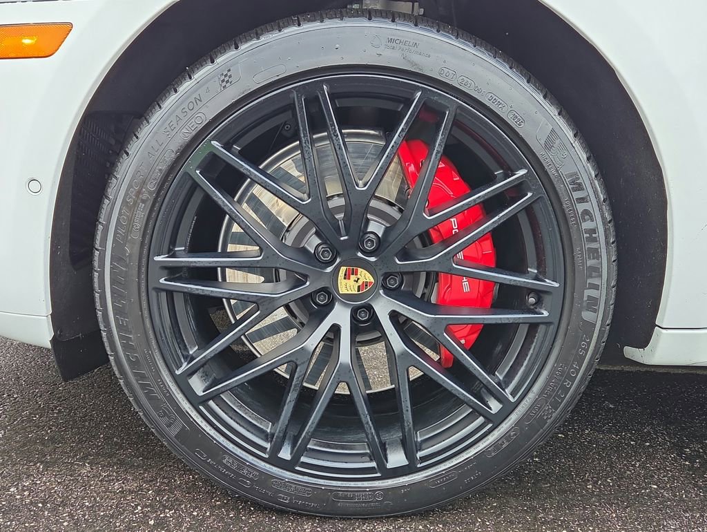 Certified 2026 Porsche Macan GTS image 24