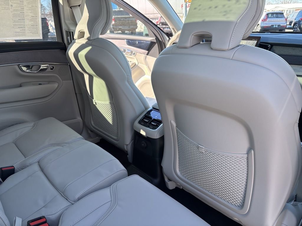 New 2026 Volvo XC90 T8 Ultra w/ Protection Package Premier image 45