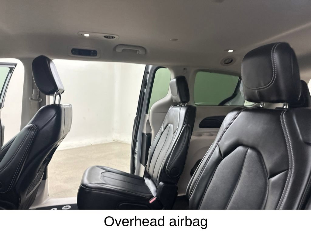 Used 2024 Chrysler Pacifica Touring-L FWD image 31